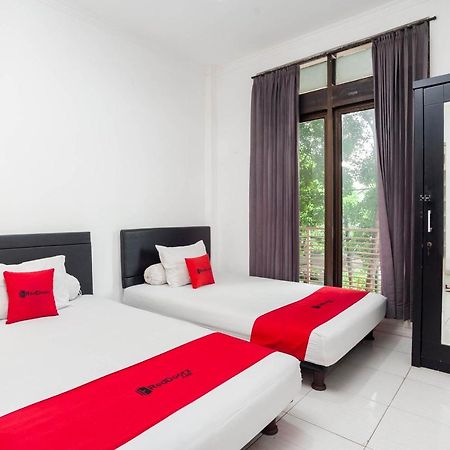 Reddoorz Syariah Near Grand Galaxy Park Hotel Ceger Ngoại thất bức ảnh