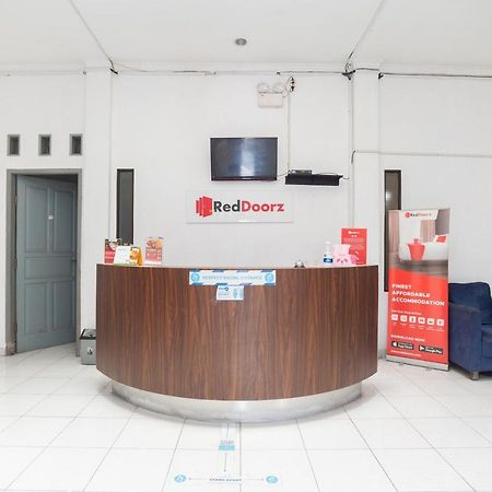 Reddoorz Syariah Near Grand Galaxy Park Hotel Ceger Ngoại thất bức ảnh