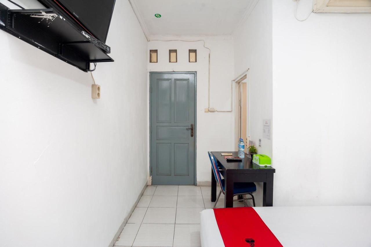 Reddoorz Syariah Near Grand Galaxy Park Hotel Ceger Ngoại thất bức ảnh
