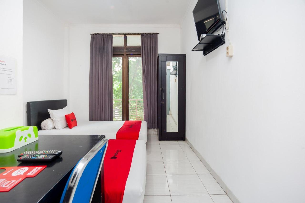 Reddoorz Syariah Near Grand Galaxy Park Hotel Ceger Ngoại thất bức ảnh