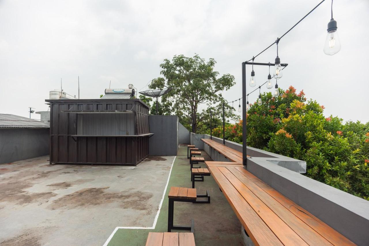 Reddoorz Syariah Near Grand Galaxy Park Hotel Ceger Ngoại thất bức ảnh