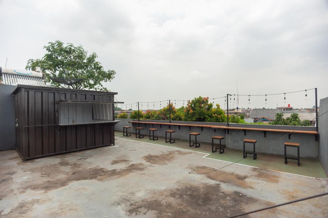 Reddoorz Syariah Near Grand Galaxy Park Hotel Ceger Ngoại thất bức ảnh